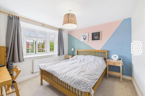 Bedroom 1 (1).jpg