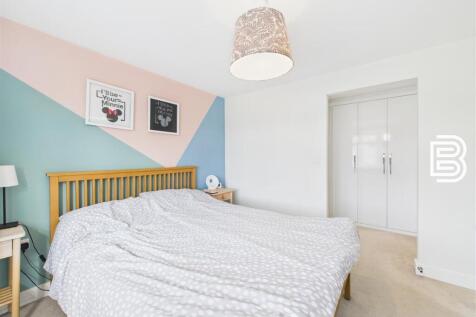 Bedroom 1 (2).jpg
