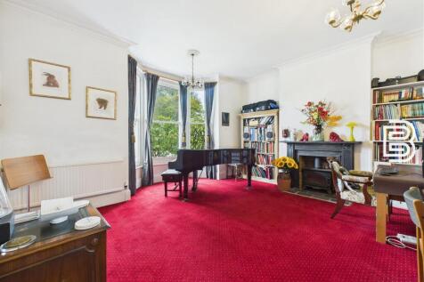 Living Room.jpg