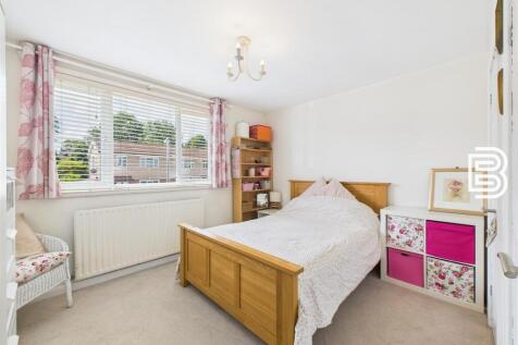 Bedroom 1.jpg