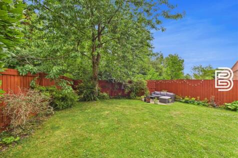 Rear Garden (2).jpg