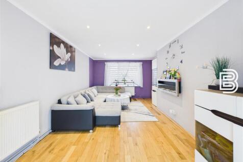 Living Room (1).jpg