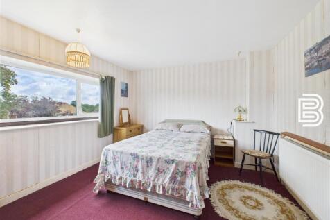 Bedroom 1.jpg