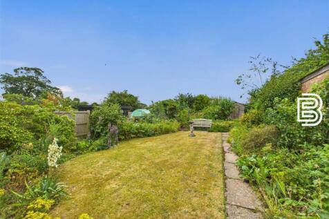 Rear Garden (4).jpg
