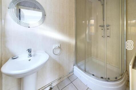 49 Shower Room.jpg