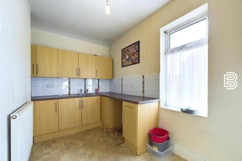 51 Kitchen.jpg