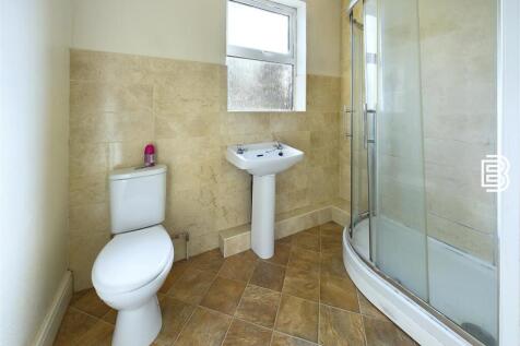 51 Bathroom.jpg
