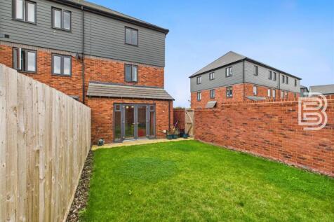 Rear Garden (1).jpg