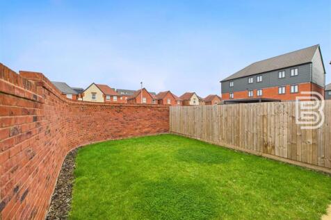 Rear Garden (2).jpg