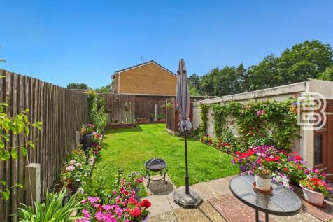 Rear Garden (2).jpg