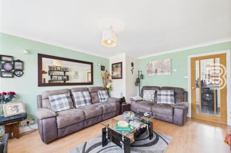 Living Room (2).jpg