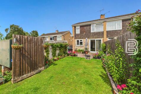 Rear Garden (1).jpg