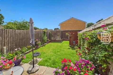 Rear Garden (3).jpg