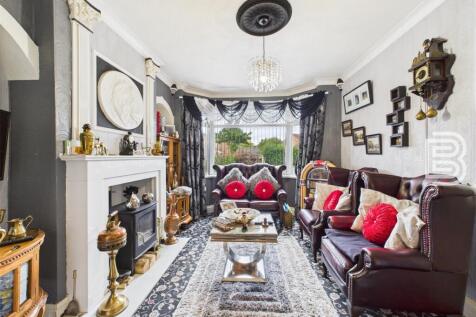 Living Room.jpg