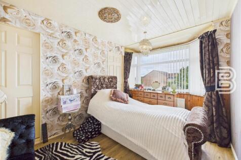 Bedroom 1.jpg