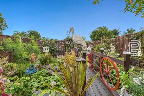 Rear Garden (5).jpg
