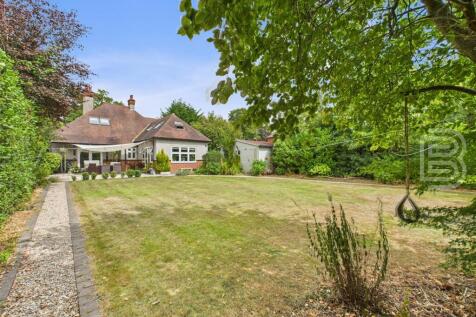 Rear Garden (1).jpg