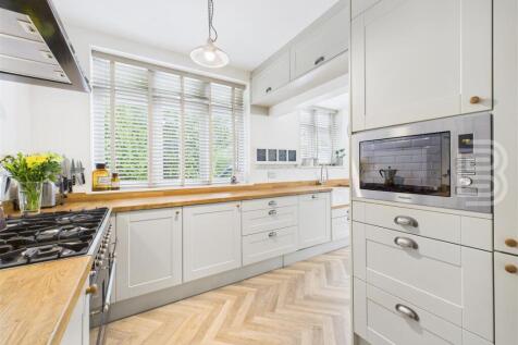 Kitchen Family Room (3).jpg