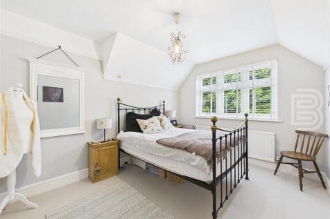 Bedroom..jpg