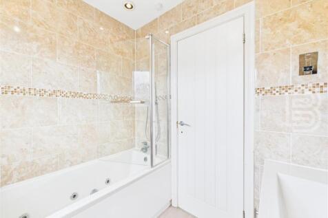 Bathroom (1).jpg