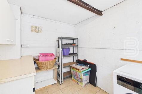 CAM05587G0-PR0037-STILL021.jpg