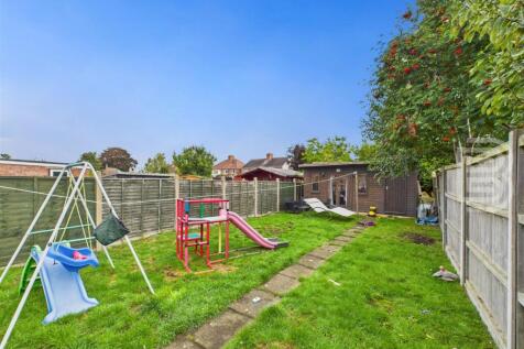Rear Garden (2).jpg