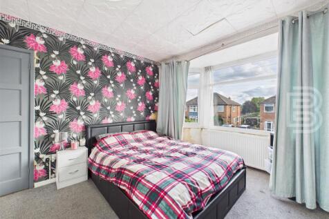 Bedroom 1 (2).jpg