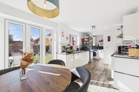 Kitchen Diner (1).jpg