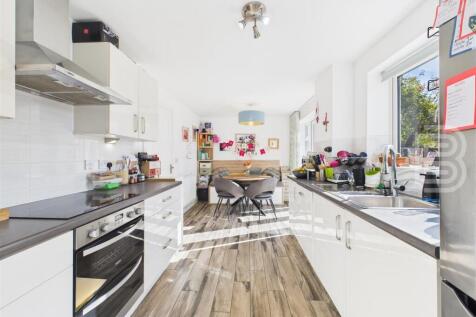 Kitchen Diner (2).jpg