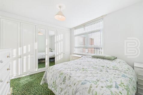 Bedroom 1 (1).jpg