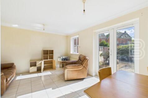 Lounge Diner (2).jpg