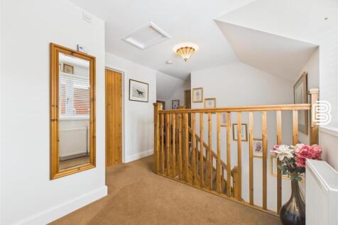 1st Floor Landing (2).jpg