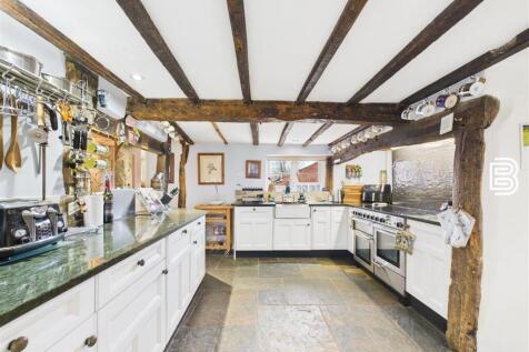 Kitchen (1).jpg