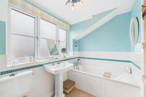 Bathroom.jpg
