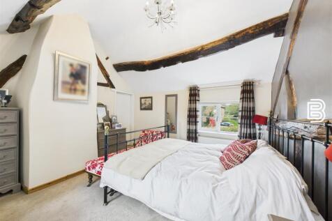 Bedroom 1 (2).jpg