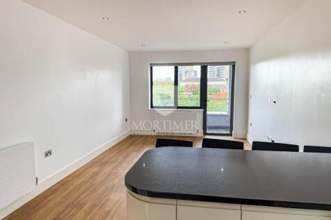 Living area/kitchen