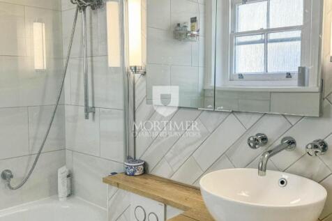 En Suite Bathroom