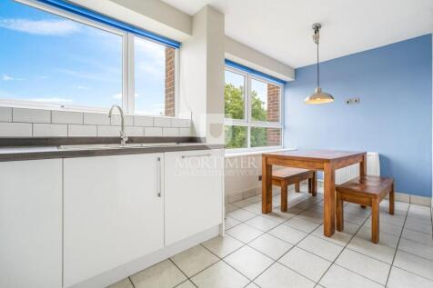 Kitchen/Dining Area