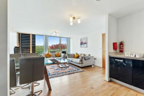 26GarnetHouse07.jpg