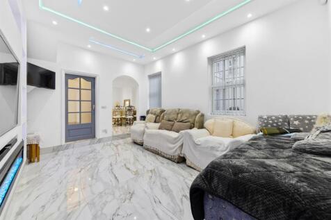 67VictoriaRdWeb20.jpg