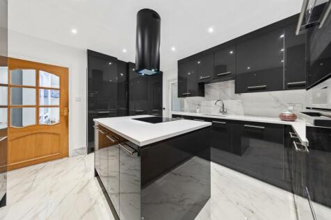 67VictoriaRdWeb24.jpg