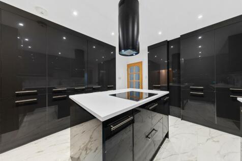 67VictoriaRdWeb23.jpg