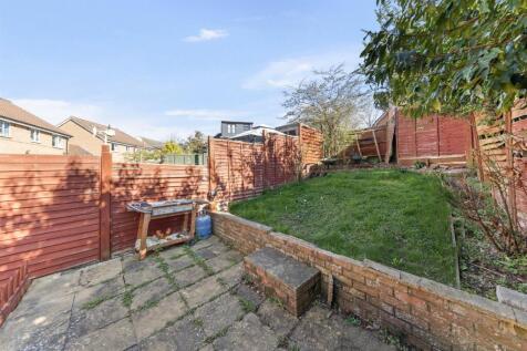 22HollyheadCres07.jpg