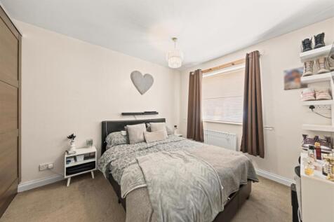 22HollyheadCres23.jpg