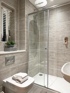 Example en suite