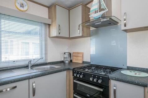 W27-ABERAFON-PARK-KITCHEN-03.jpg