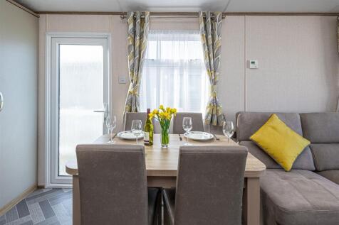 W27-ABERAFON-PARK-DINING-AREA-04.jpg