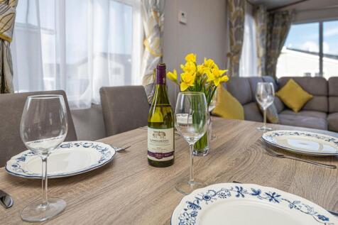 W27-ABERAFON-PARK-DINING-AREA-06.jpg