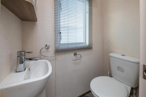 W27-ABERAFON-PARK-BEDROOM-1E.jpg