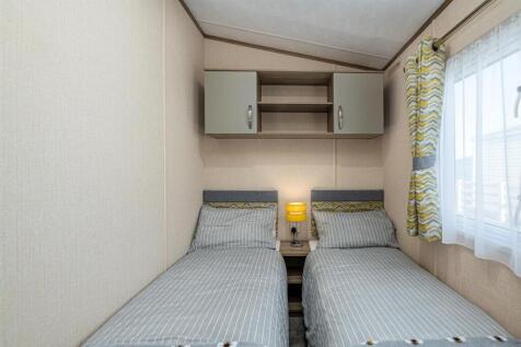 W27-ABERAFON-PARK-BEDROOM-2B.jpg